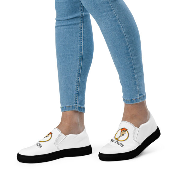 Women’s slip-on canvas shoes